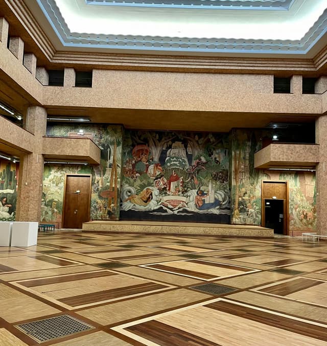 Palais de la Porte Dorée