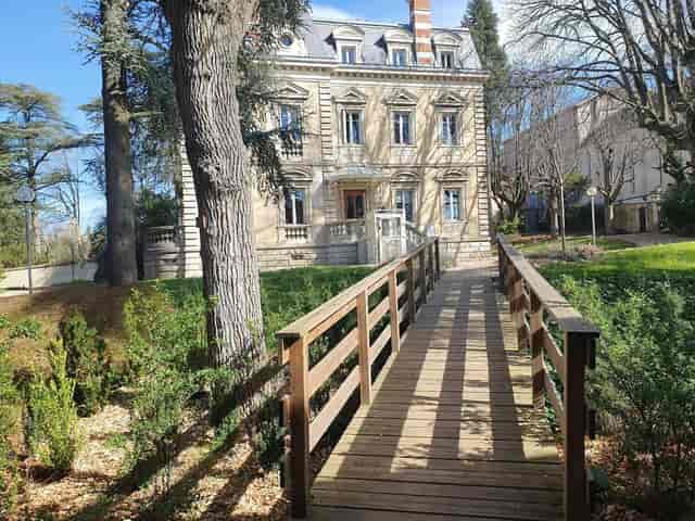 Elegant Maison Nature de la Gravière, ideal for outdoor events and gala receptions.