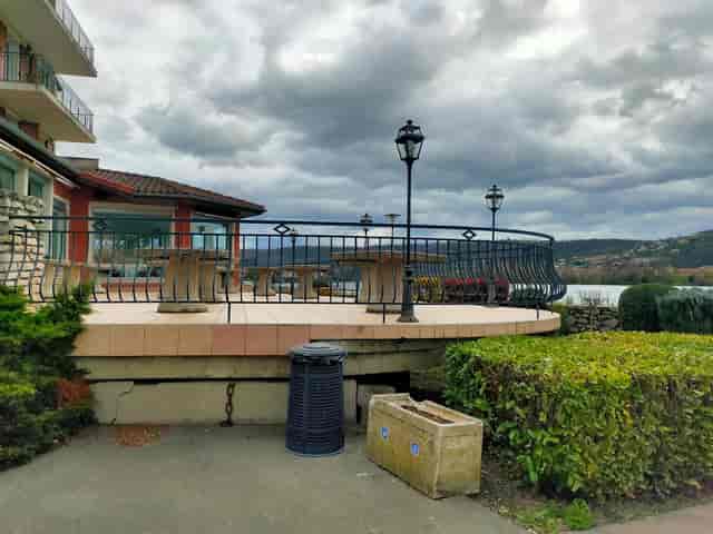 Scenic outdoor terrace at Le Beau Rivage, perfect for receptions and meetings.