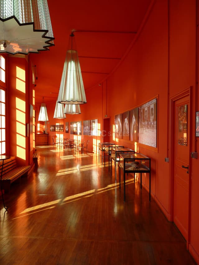 SALON NUNO OLIVEIRA