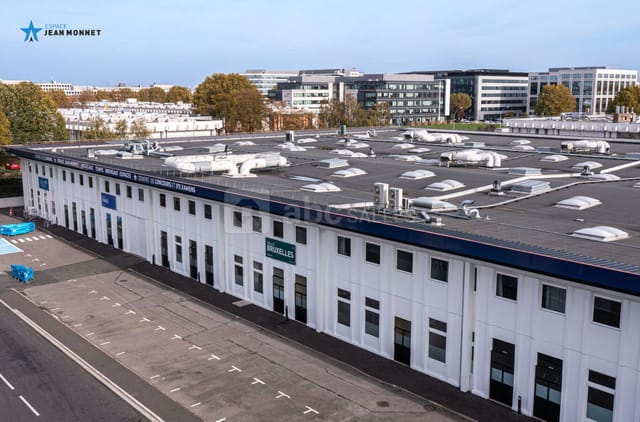Salle Bruxelles venue with modern facade, ideal for conferences and trade shows.