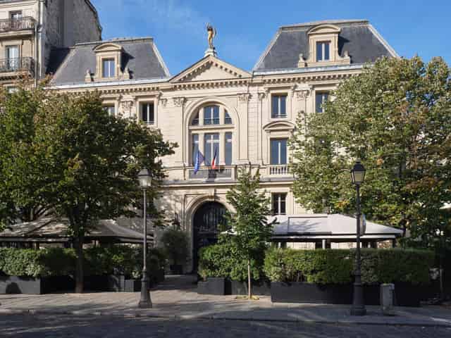 Les Trois Salons
