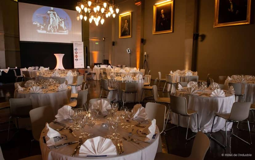 Elegant banquet space at Hôtel de l’Industrie, perfect for formal events and gala dinners.