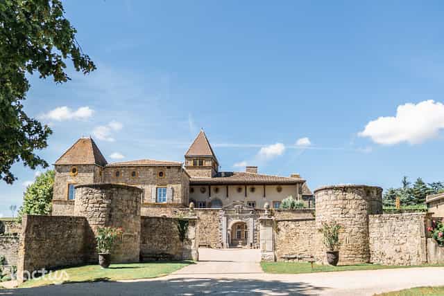 Elegant venue Au Cuvage at Château La Gallée for upscale events and corporate retreats.