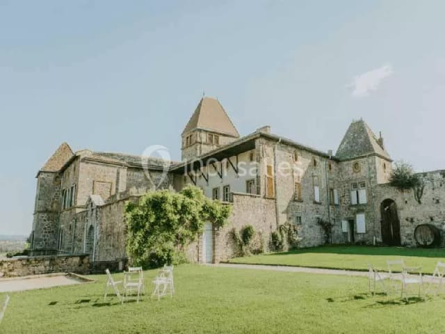 Conference room at Château La Gallée, rustic architecture for memorable events.