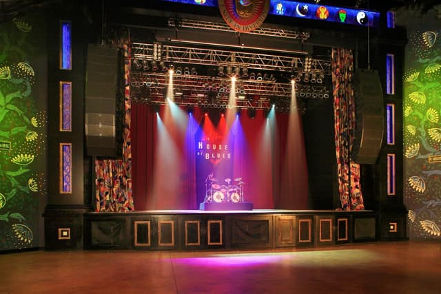 Banquet hall