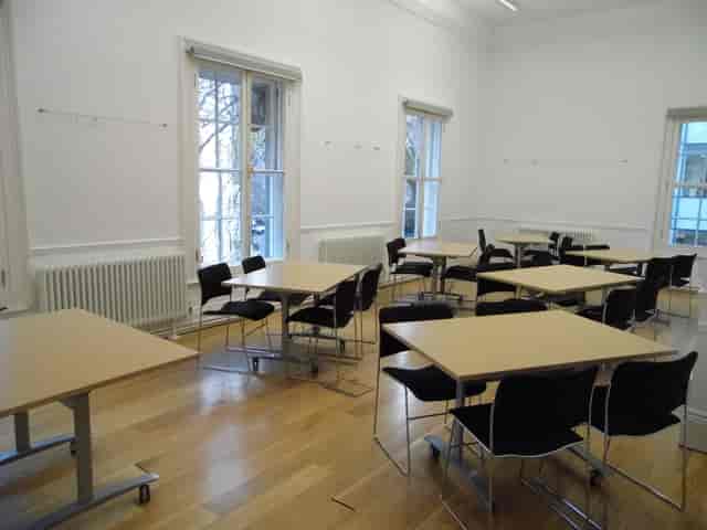 F11 Meeting Room at Friends' Meeting House, bright space for workshops and meetings.