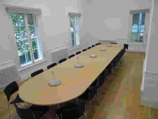 F11 Meeting Room
