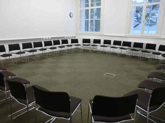 F12 Meeting Room at Friends' Meeting House, circular setup for collaborative discussions.