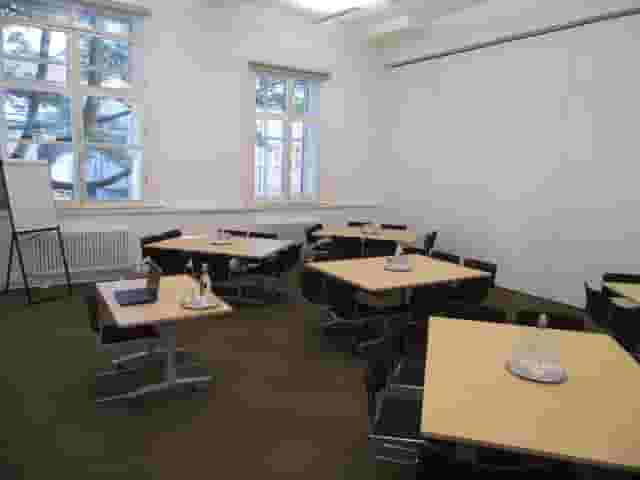 F12 Meeting Room