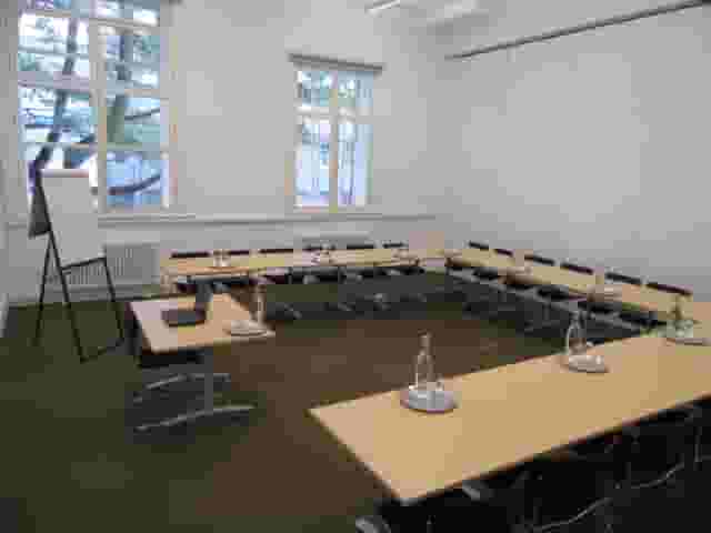 F12 Meeting Room