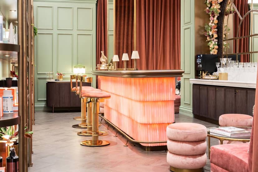 Elegant bar area in The Gold Room, perfect for networking events and cocktail receptions.