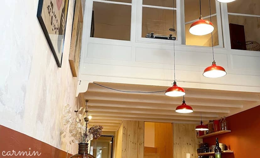 Main Room at Bellecave La Table: stylish venue for intimate meetings and gatherings.