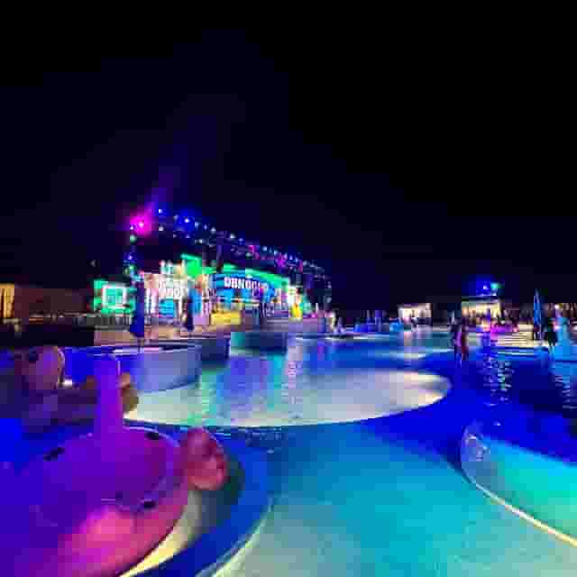 Luxury Lounges