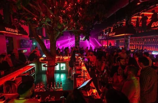 Bar