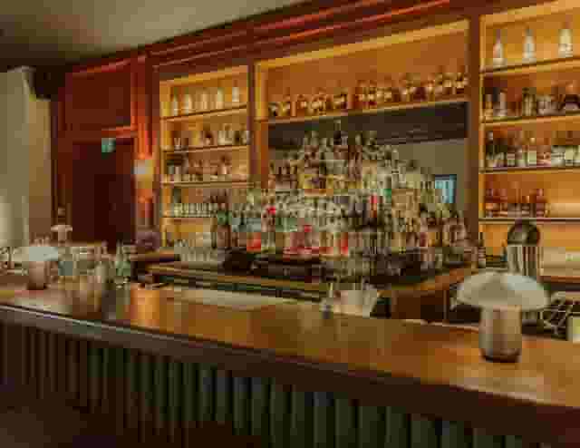 Cocktail bar