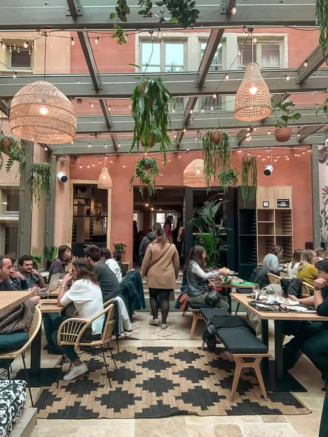 Cocktail bar