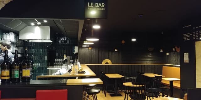 Cocktail bar