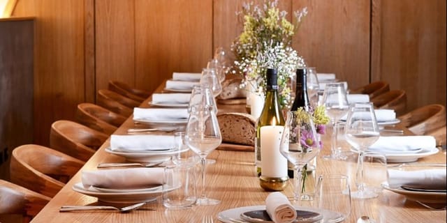 La Table Rose | Privateaser