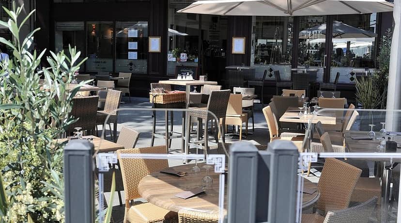 Outdoor dining area at Bar & Bistrot, perfect for casual networking events and receptions.