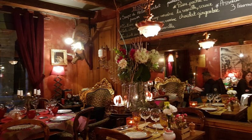 Cozy restaurant interior in La Nef des Fous, perfect for private events and intimate dinners.