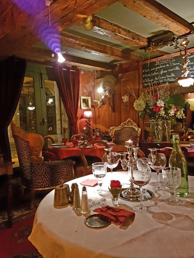 Charming vintage restaurant in La Nef des Fous, perfect for upscale events and gatherings.