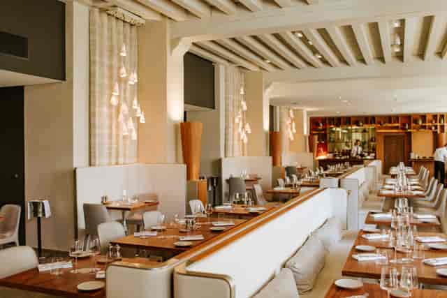 Modern restaurant at InterContinental Lyon for corporate events and meetings.