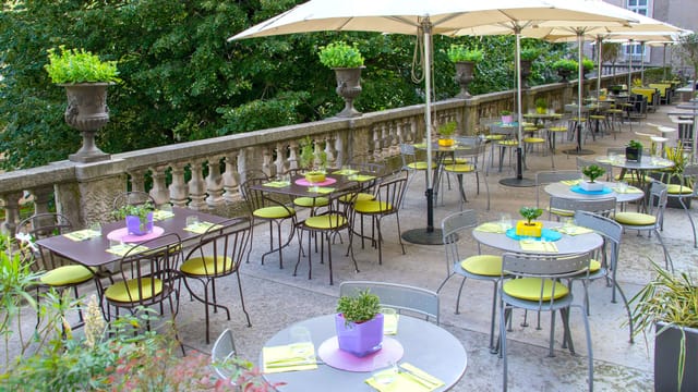 Charming outdoor café at Musée des Beaux-Arts, ideal for networking events and luncheons.