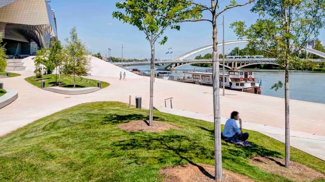 Confluent venue at Sofitel Lyon Bellecour, ideal for outdoor events by the riverside.