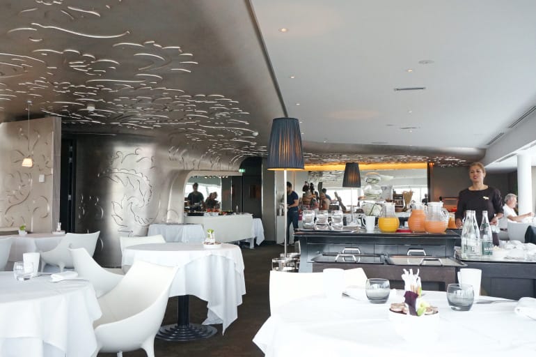 Beaujeu Panoramic Lounge, elegant restaurant space for upscale events and networking.