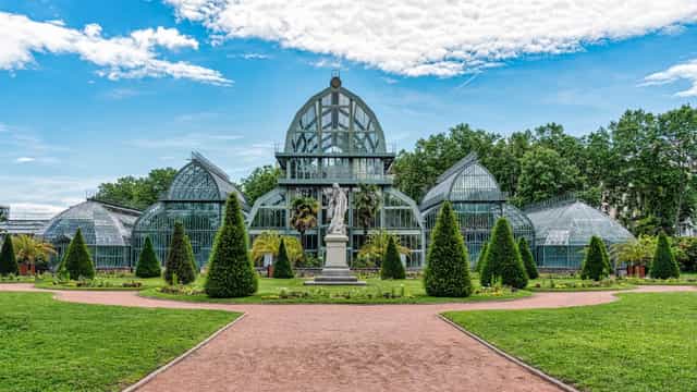 Botanical garden greenhouse at Parc de la Tête d'Or perfect for outdoor events and receptions.