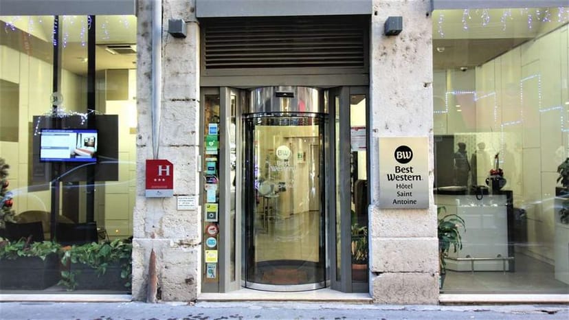 Modern meeting room entrance at Best Western Lyon for corporate events and gatherings.