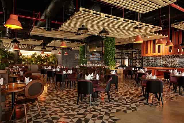 Private Dining Room at Park Regis Business Bay, elegant decor for events and gatherings.