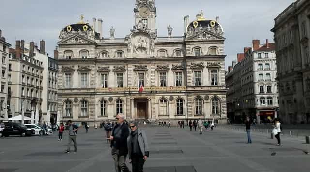 Elegant City Hall in Lyon's square, perfect for outdoor events and gatherings.