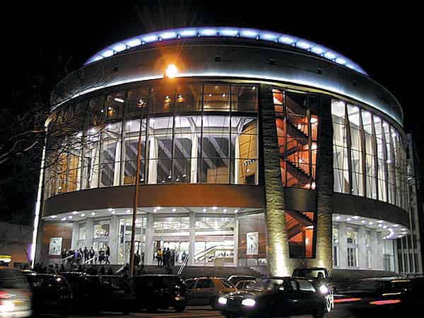 Performing arts theater