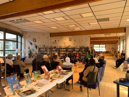 Library event space at Maison de l'Environnement, perfect for literary gatherings.