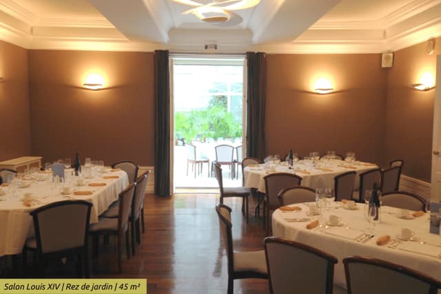 Les Salons