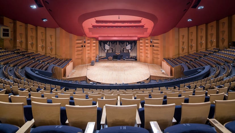 Espace Découverte: tiered seating auditorium for concerts and conferences in Lyon.