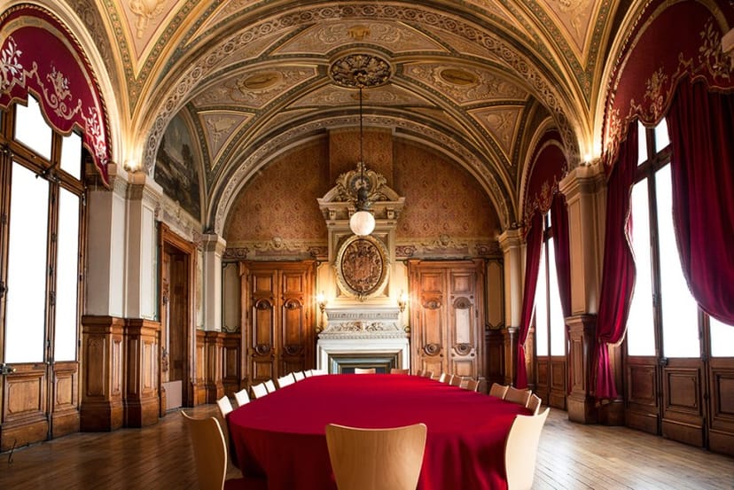 palais-de-la-bourse-lyon-salle-agents ...