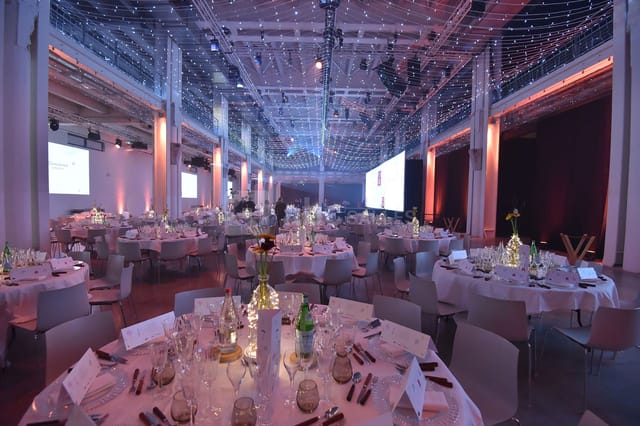 La Sucrière event space in Lyon, elegant venue for dinners and corporate gatherings.