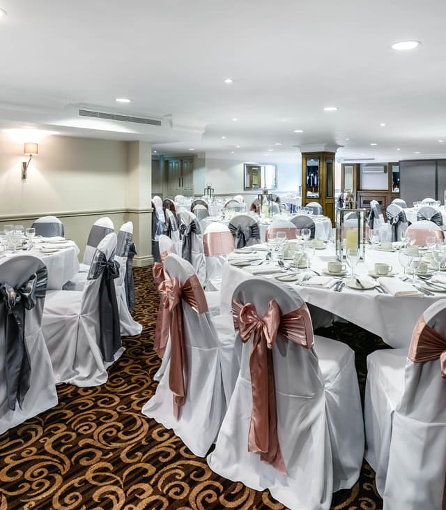 Pinewood Hotel