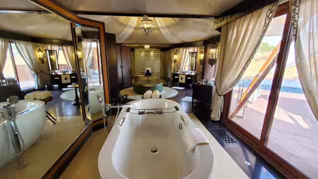 Luxurious bathroom at Jebel Jais, ideal for exclusive relaxation events.