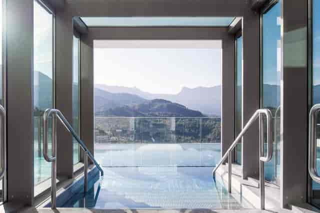 Modern spa in Jumeirah Mallorca, scenic mountain view for events and retreats.