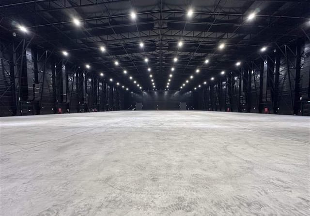 Spacious lobby in The Arena Riyadh, ideal for trade shows and concerts.
