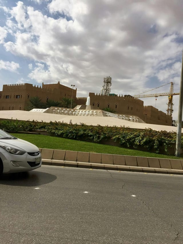 Media Center in Riyadh: modern architecture, ideal for unique events and receptions.