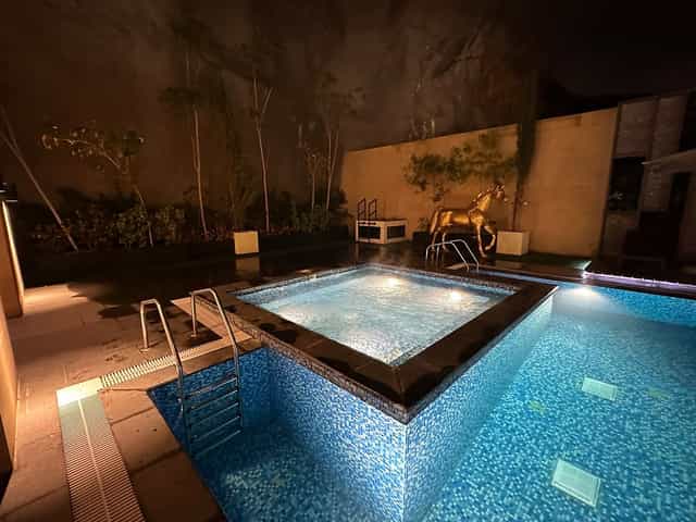 Outdoor swimming pool at Citadines Abha, luxurious venue for upscale events and celebrations.