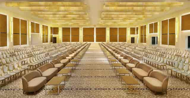 Sophisticated banquet hall in Hilton Riyadh for events, featuring elegant décor and natural light