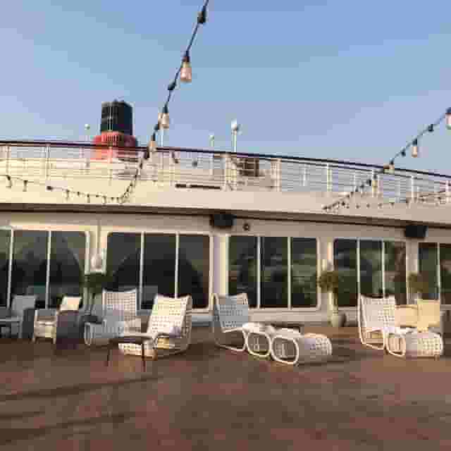 Yacht Club – Deck