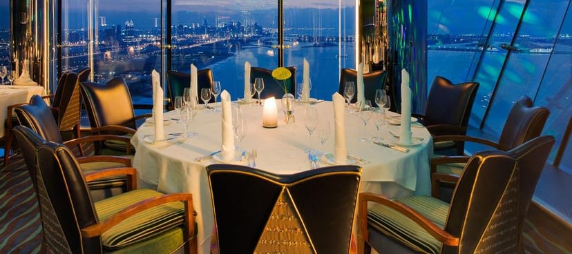 Elegant round table at Tameen Majlis, perfect for luxury meetings or private events.