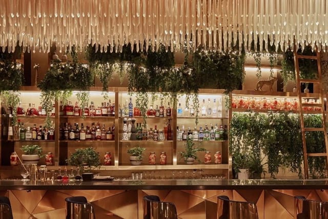 Stylish bar at Gilt, Burj Al Arab, perfect for cocktail receptions and networking events.